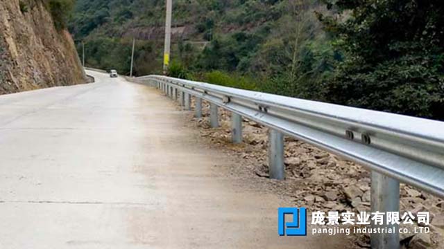 乡村道路草莓黄色网站.jpg